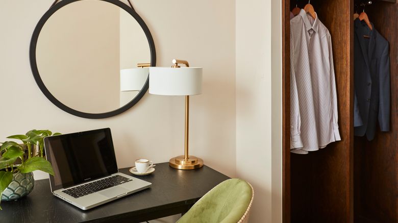 <b>The Clermont London, Victoria Room</b>. Images powered by <a href="https://www.leonardoworldwide.com/" title="Leonardo Worldwide" target="_blank">Leonardo</a>.