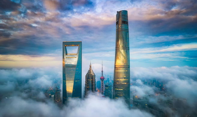 J Hotel Shanghai Tower Exterior