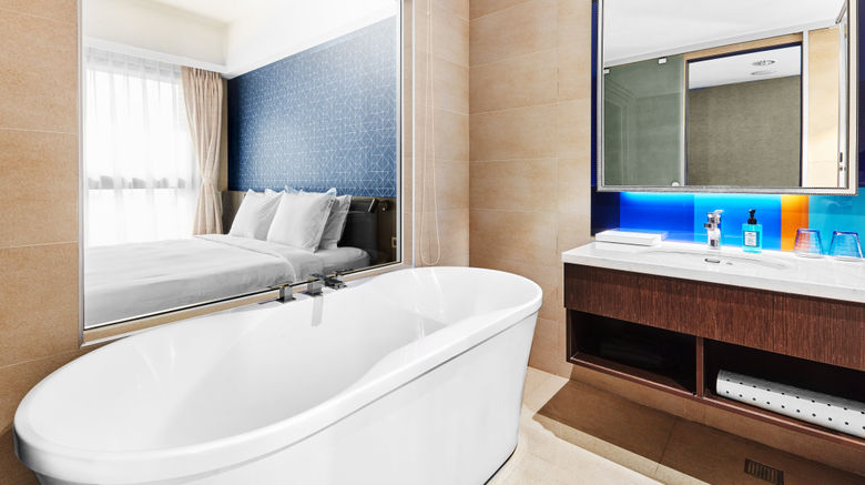 <b>Holiday Inn Express Kaohsiung Love River Room</b>. Images powered by <a href="https://www.leonardoworldwide.com/" title="Leonardo Worldwide" target="_blank">Leonardo</a>.