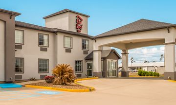 Red Roof Inn & Suites Lake Charles