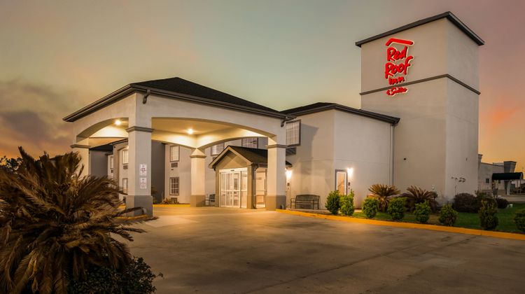 Red Roof Inn & Suites Lake Charles Exterior