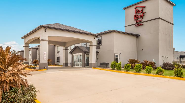 Red Roof Inn & Suites Lake Charles Exterior
