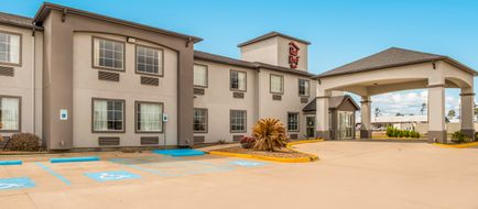 Red Roof Inn & Suites Lake Charles Exterior