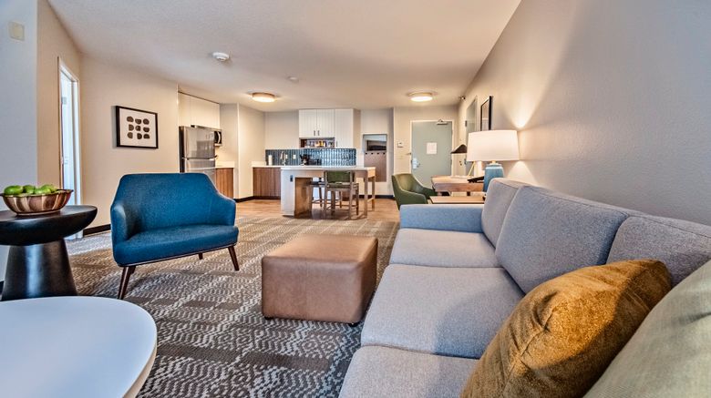 <b>Staybridge Suites Cedar Rapids North Suite</b>. Images powered by <a href="https://www.leonardoworldwide.com/" title="Leonardo Worldwide" target="_blank">Leonardo</a>.