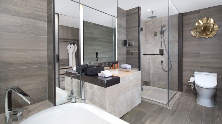 <b>Crowne Plaza Deqing Room</b>. Images powered by <a href="https://www.leonardoworldwide.com/" title="Leonardo Worldwide" target="_blank">Leonardo</a>.