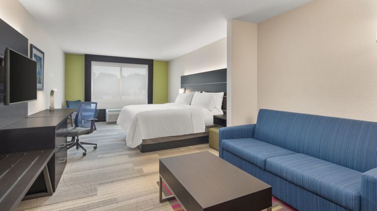 Holiday Inn Express Hotel & Suites Suite