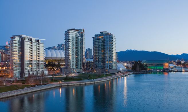 WorldMark Vancouver-The Canadian Exterior