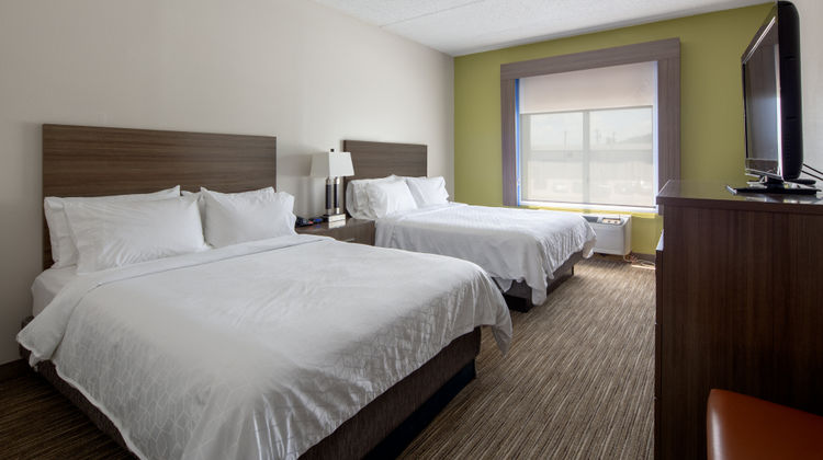 Holiday Inn Express Hotel & Suites Room