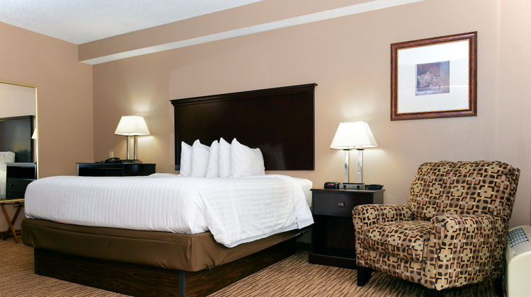 Cobblestone Inn & Suites Majestic Hills Suite