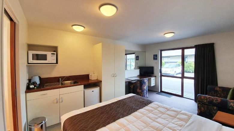 <b>Airways Motel Room</b>. Images powered by <a href="https://www.leonardoworldwide.com/" title="Leonardo Worldwide" target="_blank">Leonardo</a>.