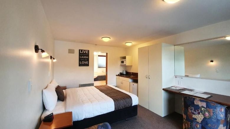 <b>Airways Motel Room</b>. Images powered by <a href="https://www.leonardoworldwide.com/" title="Leonardo Worldwide" target="_blank">Leonardo</a>.