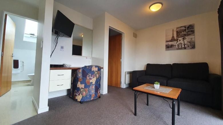 <b>Airways Motel Room</b>. Images powered by <a href="https://www.leonardoworldwide.com/" title="Leonardo Worldwide" target="_blank">Leonardo</a>.
