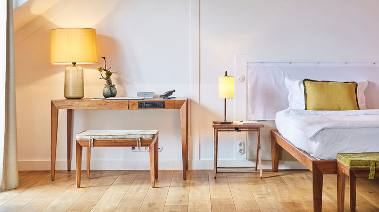 <b>Louis Hotel Suite</b>. Images powered by <a href="https://www.leonardoworldwide.com/" title="Leonardo Worldwide" target="_blank">Leonardo</a>.