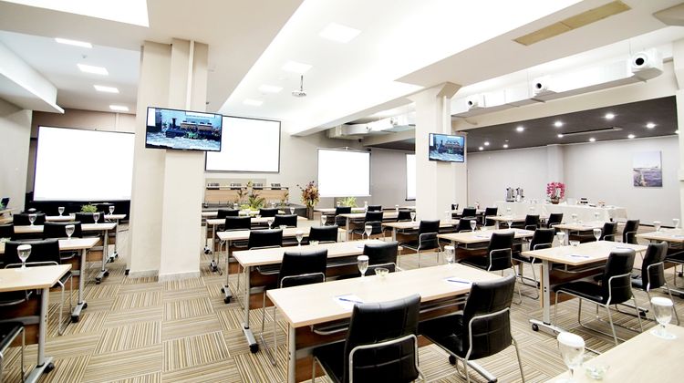 Holiday Inn Express Surabaya CenterPoint Ballroom