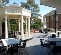 Canterbury International Hotel Exterior