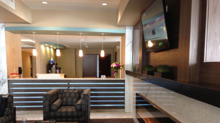 Holiday Inn Express Golden Hwy 1 Lobby