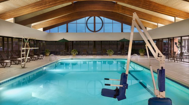 Holiday Inn Washington Dulles Airport Pool