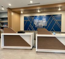 Holiday Inn Express & Suites Airport Lobby