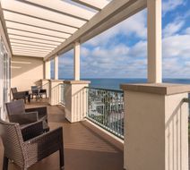 Wyndham Oceanside Pier Resort Exterior