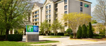 Holiday Inn Express & Suites Alpharetta Exterior