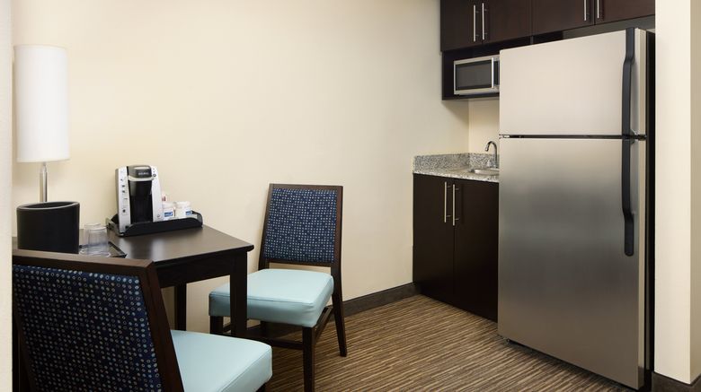 <b>Holiday Inn Express & Suites Alpharetta Suite</b>. Images powered by <a href="https://www.leonardoworldwide.com/" title="Leonardo Worldwide" target="_blank">Leonardo</a>.
