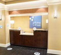 Holiday Inn Express & Suites Alpharetta Lobby