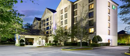 Holiday Inn Express & Suites Alpharetta Exterior