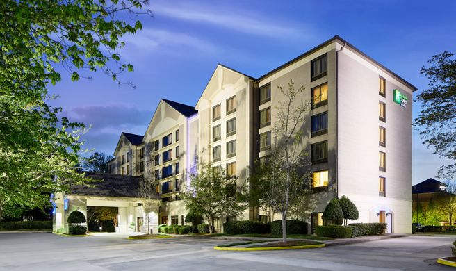 Holiday Inn Express & Suites Alpharetta Exterior