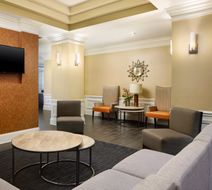 Holiday Inn Express & Suites Alpharetta Lobby