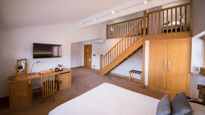 <b>Tewin Bury Farm Hotel Suite</b>. Images powered by <a href="https://www.leonardoworldwide.com/" title="Leonardo Worldwide" target="_blank">Leonardo</a>.