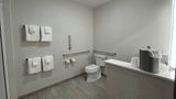 Holiday Inn Express & Suites Airport Room
