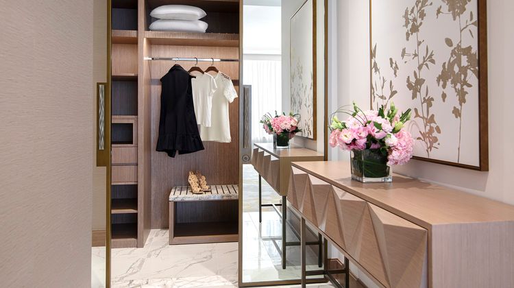 Al Jaddaf Rotana Suite Hotel Suite