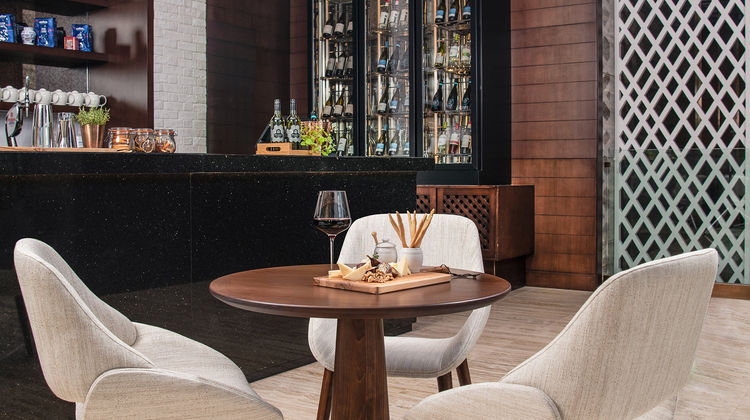 Al Jaddaf Rotana Suite Hotel Restaurant