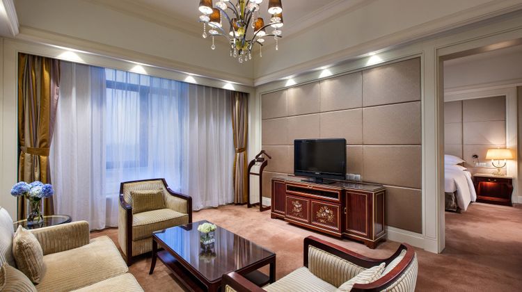 Holiday Inn New Port Suite