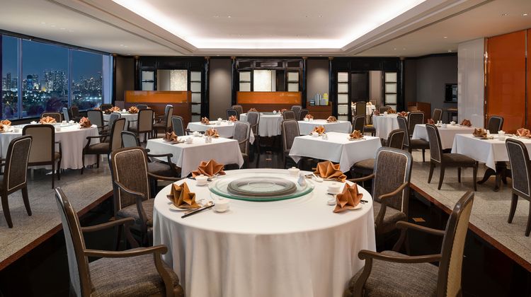 Crowne Plaza Bangkok Lumpini Park Restaurant