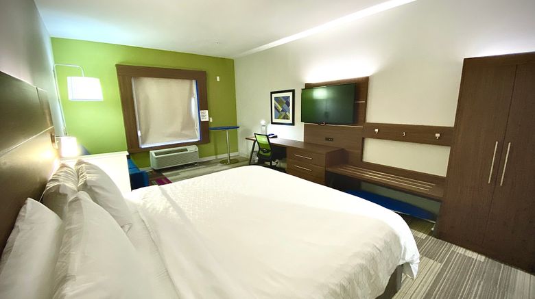 <b>Holiday Inn Express Pineville-Alexandria Suite</b>. Images powered by <a href="https://www.leonardoworldwide.com/" title="Leonardo Worldwide" target="_blank">Leonardo</a>.