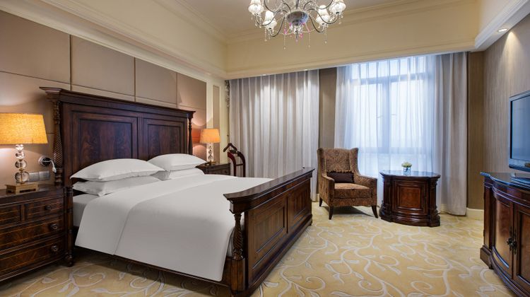 Holiday Inn New Port Suite
