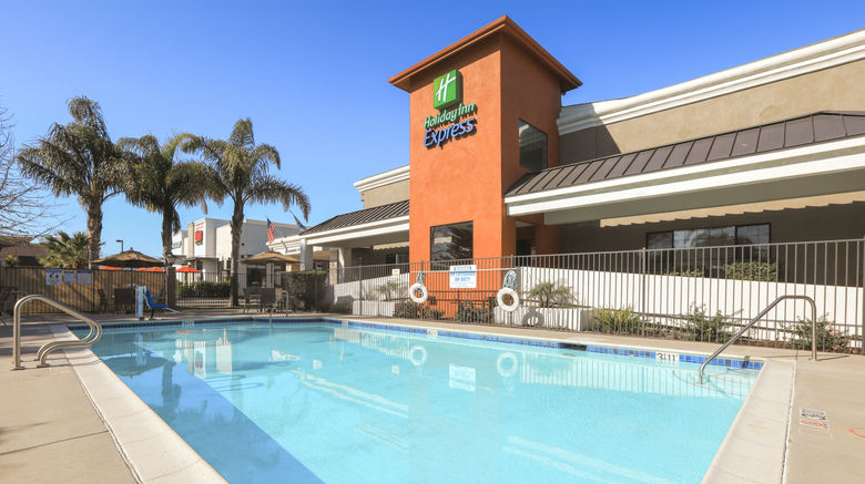 <b>Holiday Inn Express Pool</b>. Images powered by <a href="https://www.leonardoworldwide.com/" title="Leonardo Worldwide" target="_blank">Leonardo</a>.