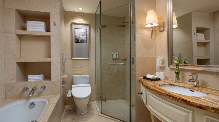 Holiday Inn New Port Room