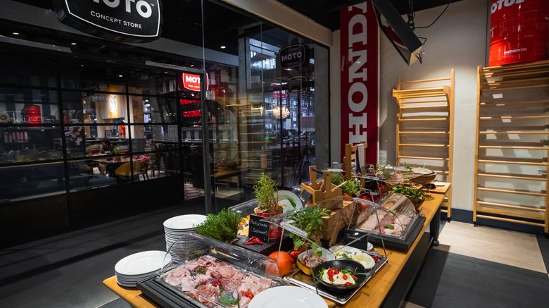 <b>V8 Hotel Koln at MOTORWORLD Restaurant</b>. Images powered by <a href="https://www.leonardoworldwide.com/" title="Leonardo Worldwide" target="_blank">Leonardo</a>.