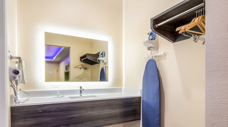 <b>Scottish Inns & Stes Houston Willowbrook Room</b>. Images powered by <a href="https://www.leonardoworldwide.com/" title="Leonardo Worldwide" target="_blank">Leonardo</a>.
