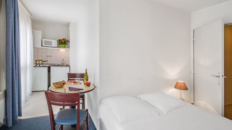 <b>Appart'City Blois Room</b>. Images powered by <a href="https://www.leonardoworldwide.com/" title="Leonardo Worldwide" target="_blank">Leonardo</a>.