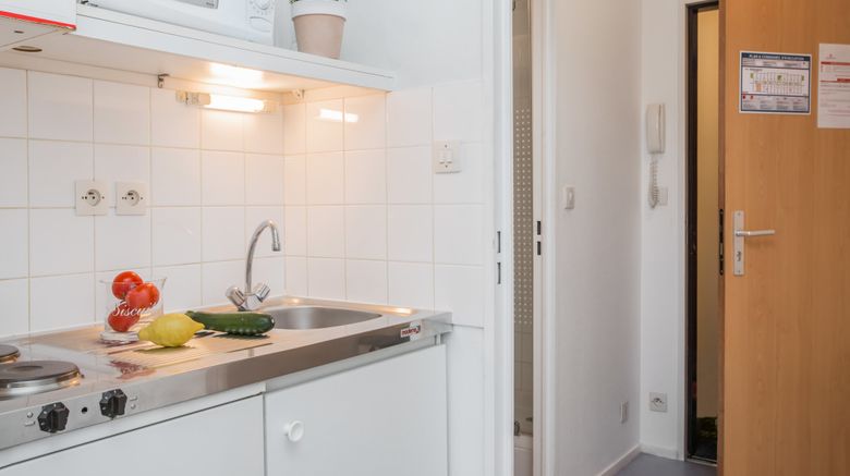 <b>Appart'City Blois Room</b>. Images powered by <a href="https://www.leonardoworldwide.com/" title="Leonardo Worldwide" target="_blank">Leonardo</a>.