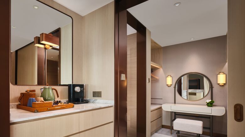 <b>InterContinental Chongqing Raffles City Suite</b>. Images powered by <a href="https://www.leonardoworldwide.com/" title="Leonardo Worldwide" target="_blank">Leonardo</a>.