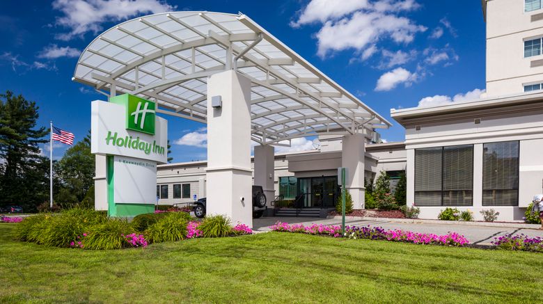 Holiday Inn Salem Exterior. Images powered by <a href="https://www.leonardoworldwide.com" target="_blank" rel="noopener">Leonardo</a>.