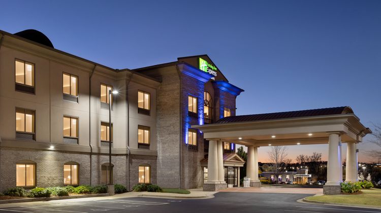 Holiday Inn Express & Suites Opelika Exterior