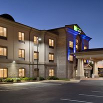 Holiday Inn Express & Suites Opelika