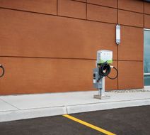 Holiday Inn Express & Suites Lakeshore Exterior
