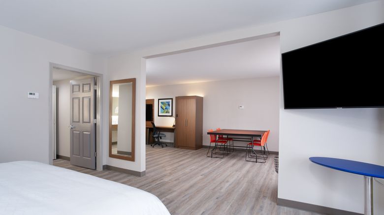 <b>Holiday Inn Express Suite</b>. Images powered by <a href="https://www.leonardoworldwide.com/" title="Leonardo Worldwide" target="_blank">Leonardo</a>.