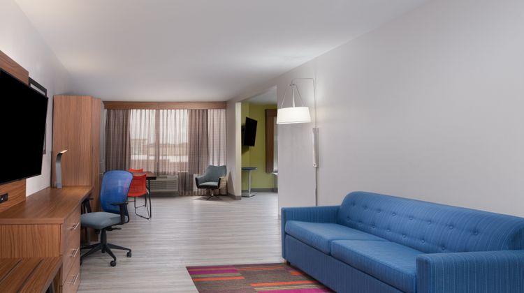 Holiday Inn Express Suite